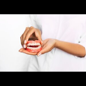 Camila prothetischemondzorg image 3