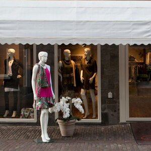 Fifth Avenue fashion image 1