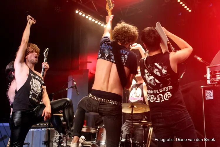 De X Raiders komen er aan! Rockers op dreef in Manifesto
