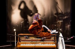 Singer songwriter LAKSHMI komt met theatertour "Adem" in Hoorn