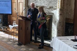 Hoornse Sylvia die zelf haar verkrachter opspoorde geëerd door Pieter van Vollenhoven