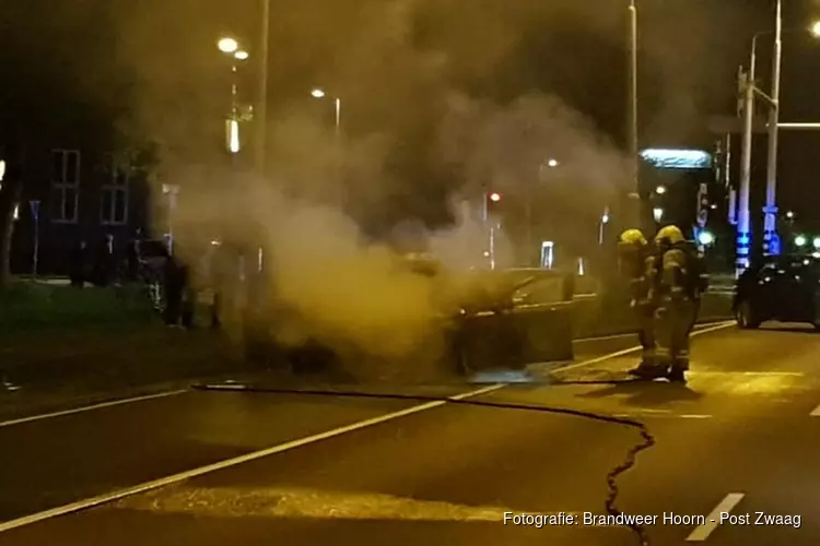 Taxi in lichterlaaie op Provincialeweg