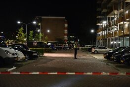 Explosie slaat gevel uit Hoornse flat