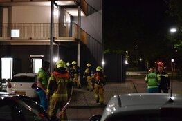 Explosie slaat gevel uit Hoornse flat
