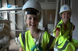 Tweeling (8) vlogt geld voor verbouwing van kinderafdeling Dijklander Ziekenhuis bij elkaar