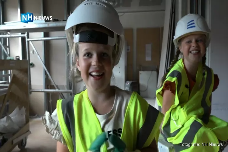 Tweeling (8) vlogt geld voor verbouwing van kinderafdeling Dijklander Ziekenhuis bij elkaar