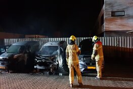 Drie auto's door brand verwoest in Hoorn