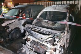 Drie auto's door brand verwoest in Hoorn