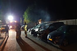 Drie auto's door brand verwoest in Hoorn