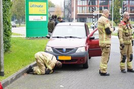 Auto bijna in brand in Hoorn