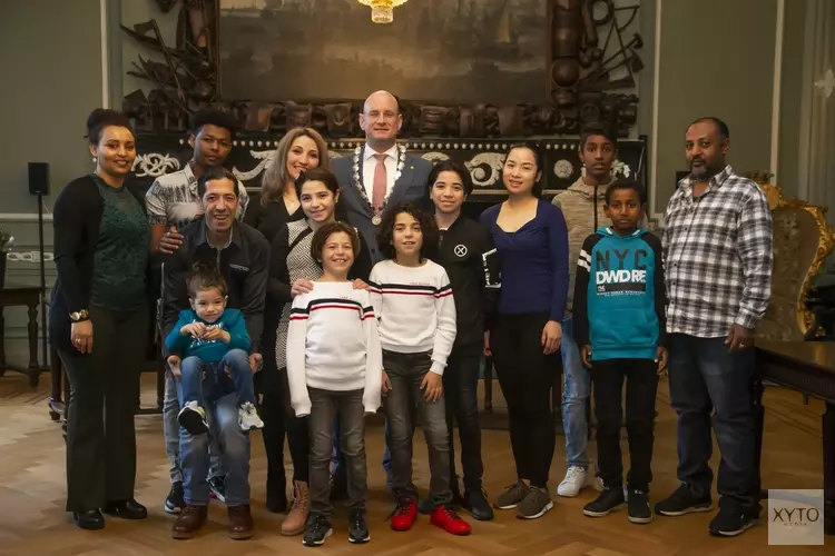Inhuldiging 19 nieuwe Nederlanders in Hoorn