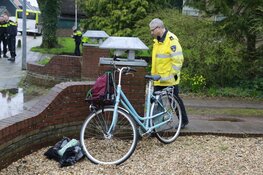 Ernstige aanrijding tussen Connexxion-bus en fietser in Berkhout