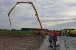 Ruwe betonvloer laten storten