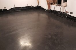 Ruwe betonvloer laten storten