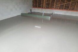 Ruwe betonvloer laten storten