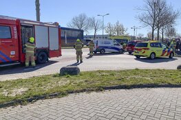 Botsing in Hoorn tussen twee bestelbusjes