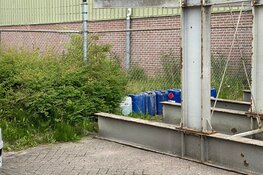 Jerrycans met mogelijk gevaarlijke stoffen aangetroffen
