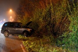 Beknelde automobiliste door brandweer bevrijd na ongeval in Hoorn