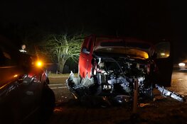 Frontale botsing op N506 in Schellinkhout, twee gewonden