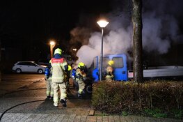 Pick-up truck in brand gestoken in Hoorn