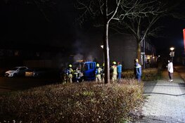 Pick-up truck in brand gestoken in Hoorn