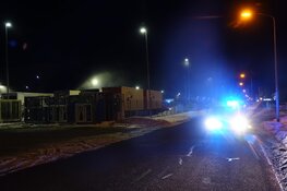 Felle brand in vrachtwagen bij distributiecentrum in Zwaag