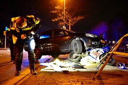 Motorrijder naar het ziekenhuis na aanrijding in Zwaag