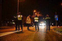 Motorrijder naar het ziekenhuis na aanrijding in Zwaag