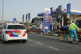 Botsing in Zwaag: automobilist bekneld