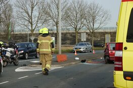 Botsing in Zwaag: automobilist bekneld