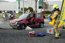 Botsing in Zwaag: automobilist bekneld