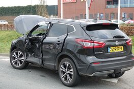 Auto's total loss na ongeval in Hoorn