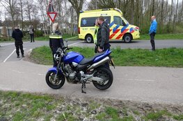 Wielrenner gewond na aanrijding met motor in Berkhout