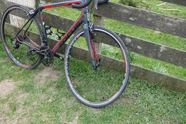 Wielrenner gewond na aanrijding met motor in Berkhout