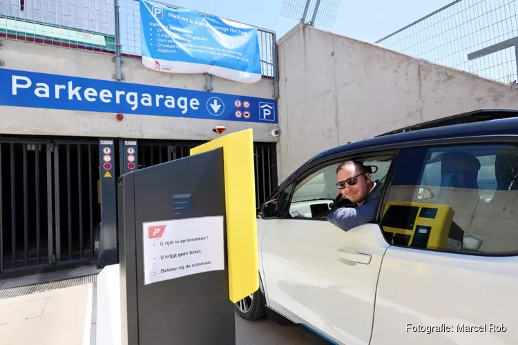 Parkeren zonder kaartje: nu ook in de Hoornse parkeergarages