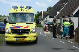 Auto rijdt tegen huis in Berkhout