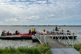 Persoon te water geraakt in Hoorn, slachtoffer met spoed naar ziekenhuis gebracht