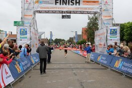 Richard Douma en Jasmijn Lau winnen NK 10 km op de weg