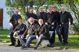 Barbers & Bishops zingen Met de Franse Slag