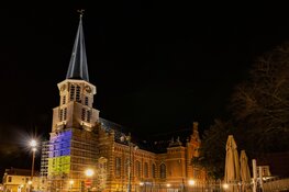Grote Kerk in Hoorn projecteert vlag Oekraïne