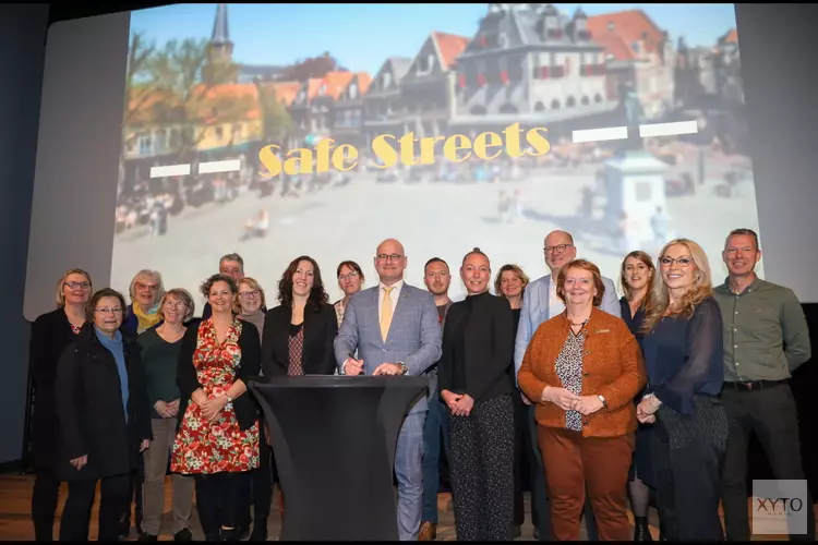 Burgemeester tekent Intentieverklaring Safe Streets op internationale vrouwendag