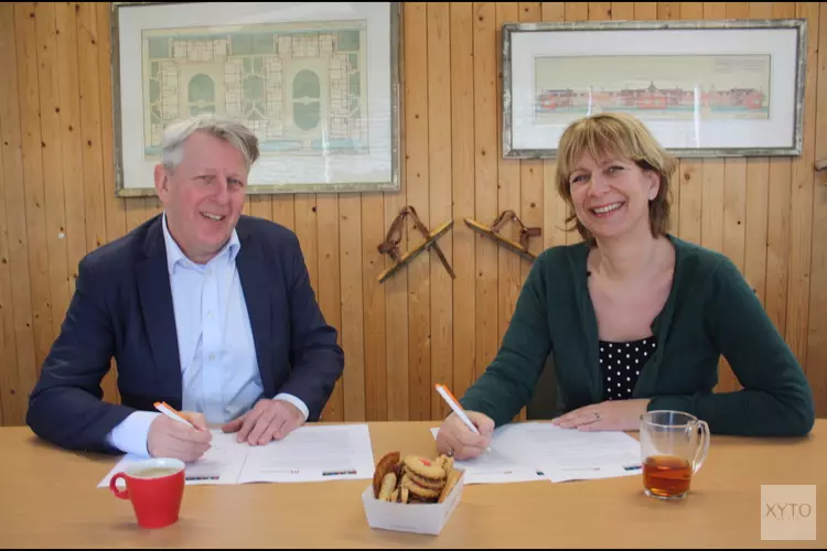 Intermaris Hoorn en Vrijwilligerspunt tekenen samenwerkingsovereenkomst