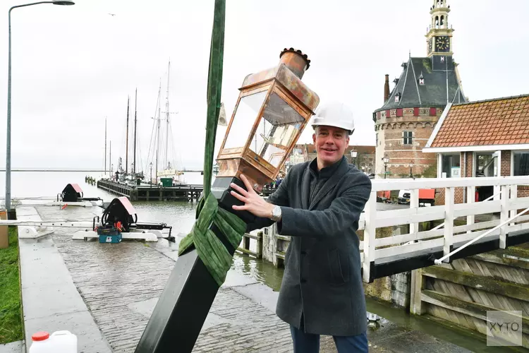 Ook nostalgische verlichting op het havenhoofd