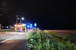 Ouder echtpaar belandt met auto in sloot bij Zwaag