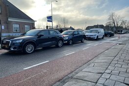 Aanrijding met vier auto&#39;s voor stoplicht in Zwaag