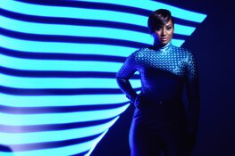 Edsilia Rombley 25 jaar in 't vak, nu eindelijk IN BALANS!  nieuwe theatertour op 1 februari in Schouwburg Het Park.