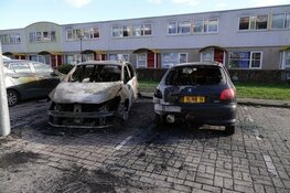 Vermoedelijke brandstichting in Hoorn, drie auto's beschadigd
