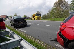 Kopstaartbotsing met veel schade op Westfrisiaweg
