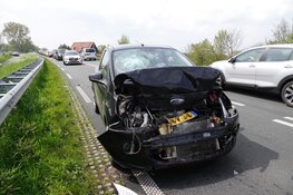 Kopstaartbotsing met veel schade op Westfrisiaweg