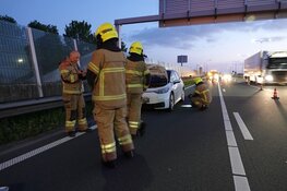 Elektrische auto bijna in brand op Westfrisiaweg